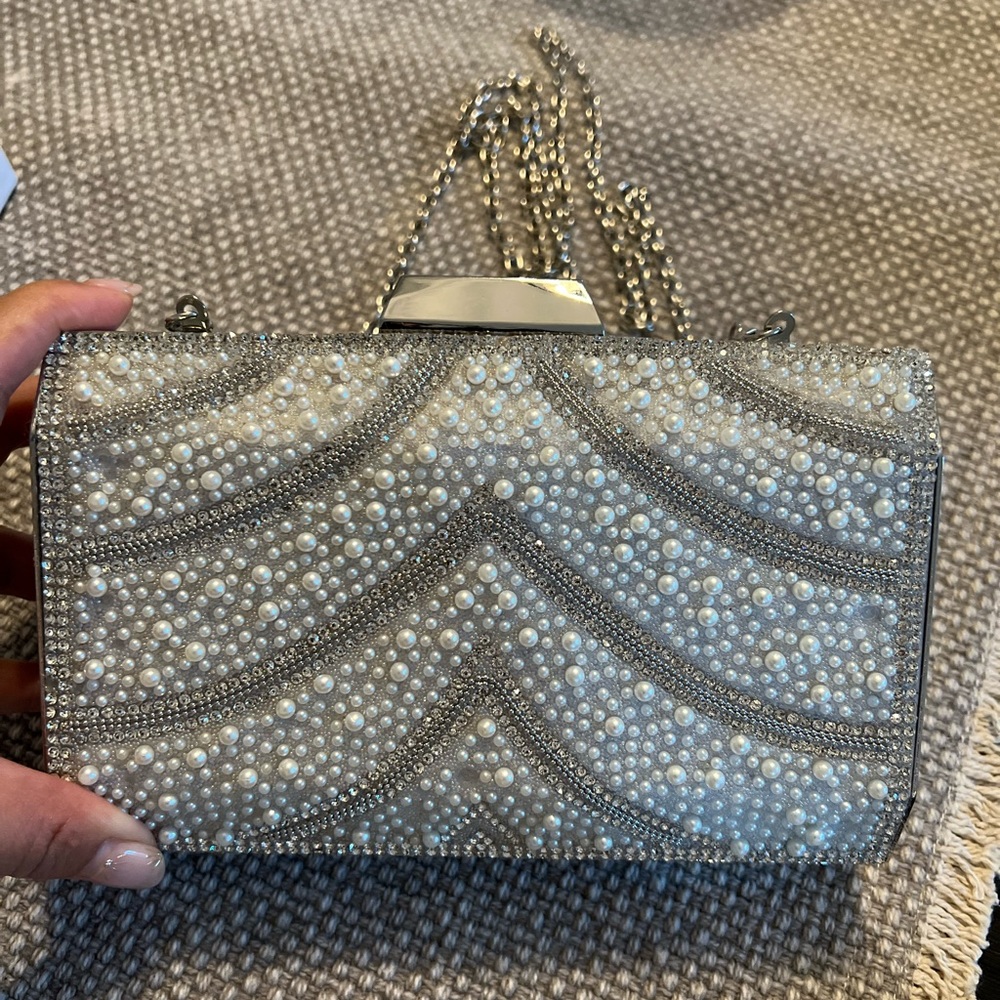Clutch purse w chain straps